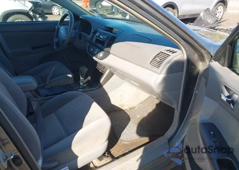 2006 Toyota Camry Le z USA, uszkodzony, nr VIN 4T1BE30K56U734451